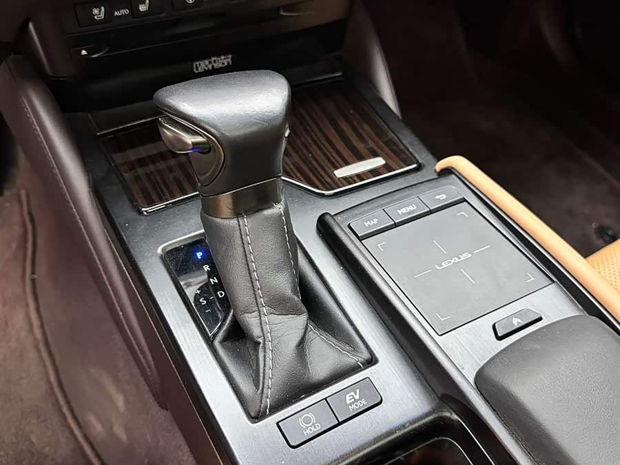 Lexus ES 300h Executive 2020 - zdjęcie 15