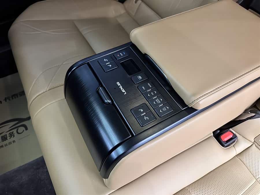 Lexus ES 300h Executive 2020 - zdjęcie 16