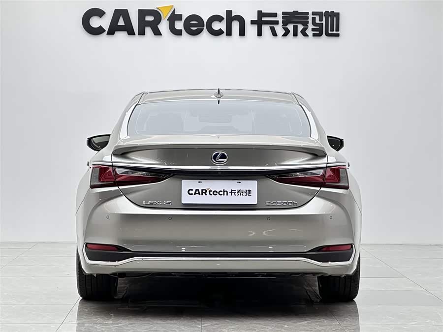 Lexus ES 300h Executive 2020 - zdjęcie 5