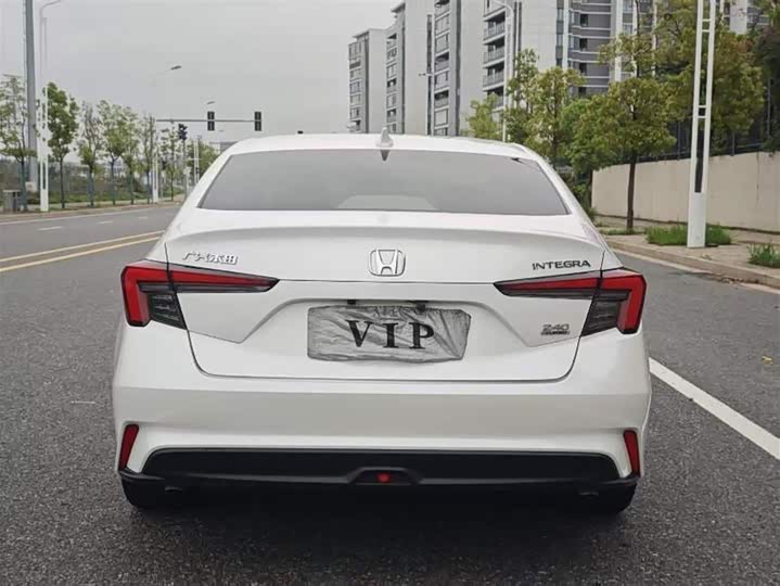 2023 Model 240 TURBO CVT Luxury Edition - zdjęcie 17