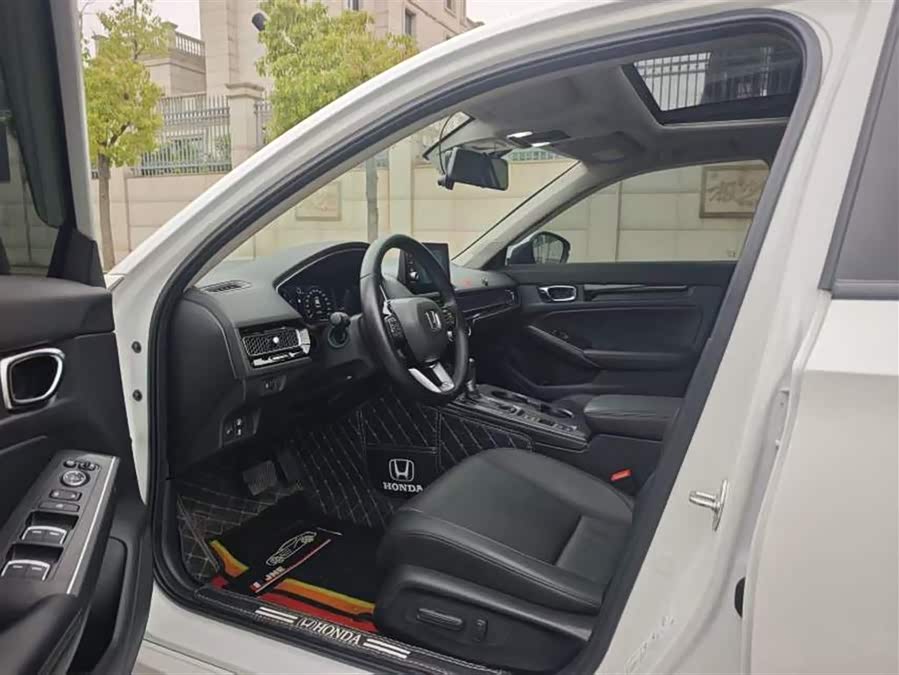 2023 Model 240 TURBO CVT Luxury Edition - zdjęcie 4