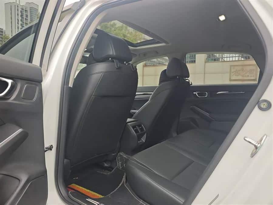 2023 Model 240 TURBO CVT Luxury Edition - zdjęcie 6
