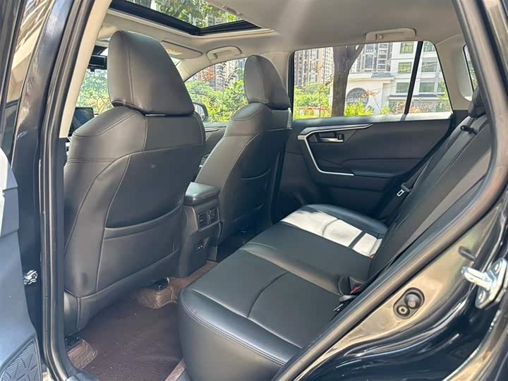 2023 RAV4 2.0L CVT 2WD Fashion - zdjęcie 17