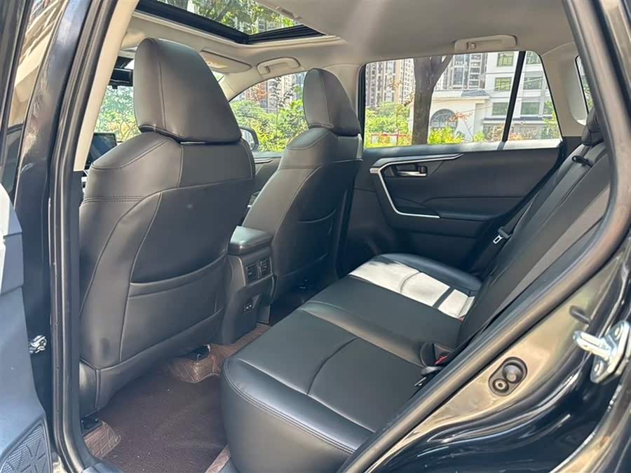 2023 RAV4 2.0L CVT 2WD Fashion - zdjęcie 8