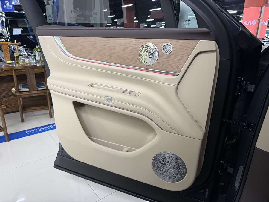 AITO M9 2024 Range Extender Ultra Edition 42kWh 6-Seater - zdjęcie 16