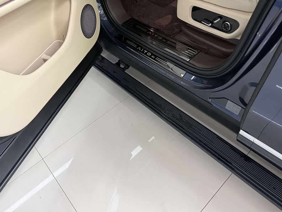 AITO M9 2024 Range Extender Ultra Edition 42kWh 6-Seater - zdjęcie 17