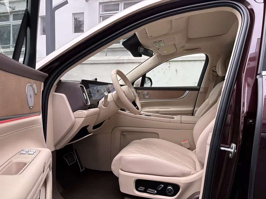 AITO M9 2025 Range Extender Ultra Version 52kWh 6-Seater (192-Line Laser Radar) - zdjęcie 15