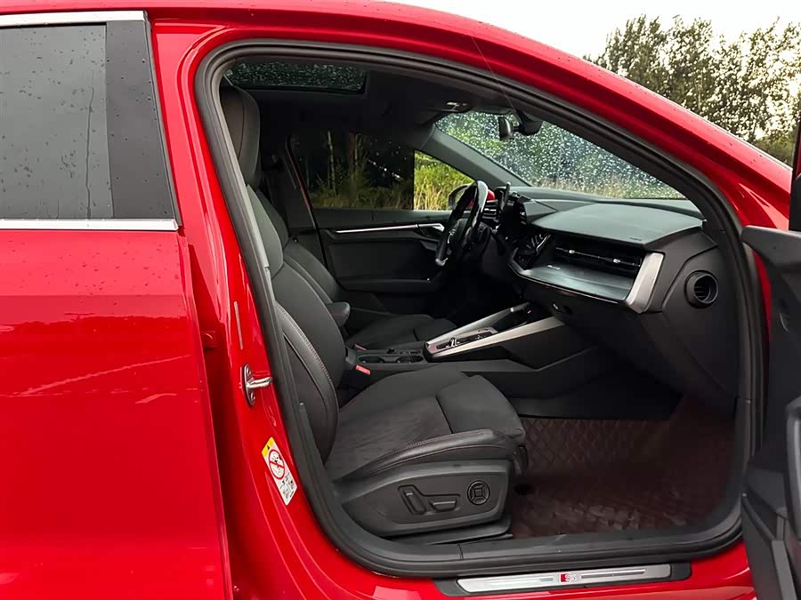 Audi A3 2021 Sportback 35 TFSI Luxury Sport - zdjęcie 14