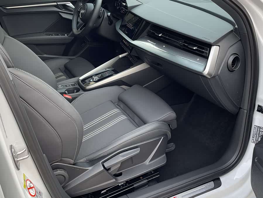 Audi A3 2023 A3L Limousine 35 TFSI Fashion Sport - zdjęcie 11