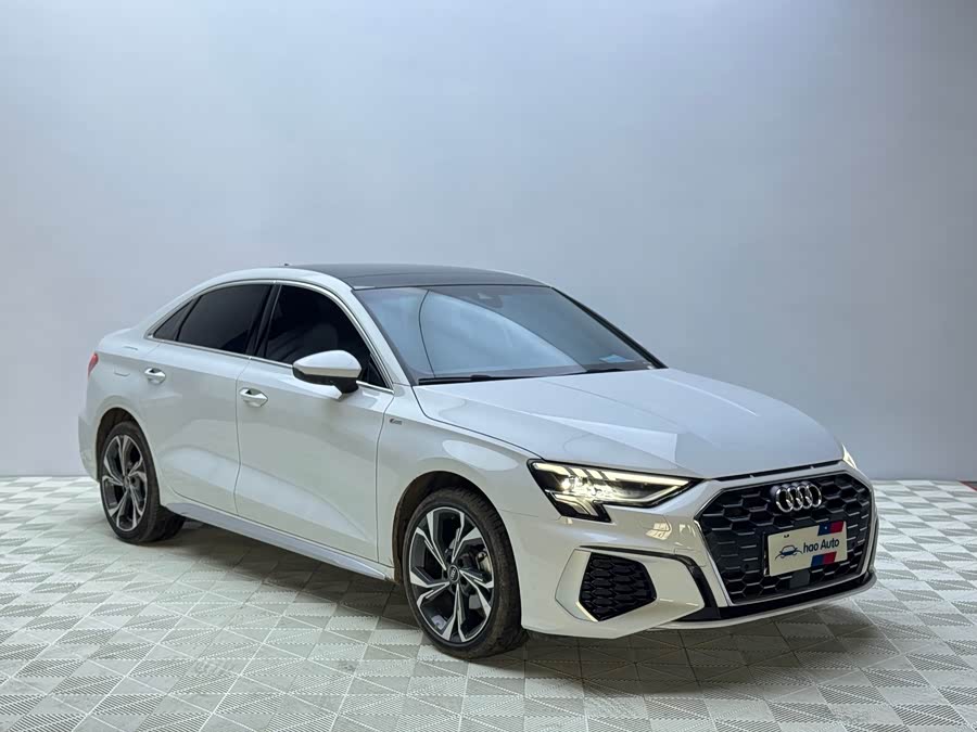 Audi A3 2023 A3L Limousine 35 TFSI Luxury Sport - zdjęcie 3