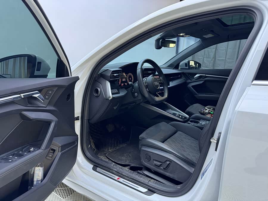 Audi A3 2023 A3L Limousine 35 TFSI Luxury Sport - zdjęcie 7
