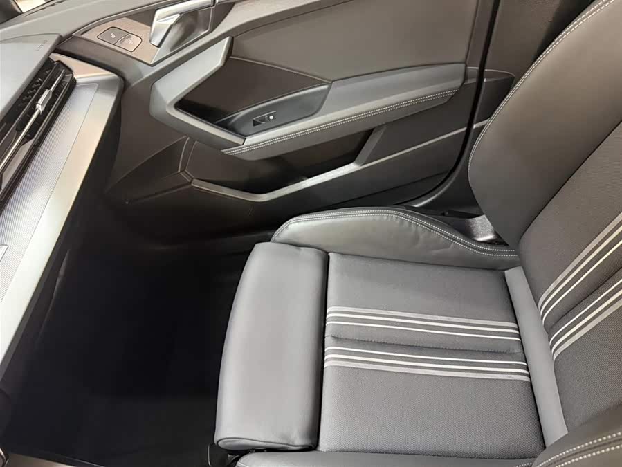 Audi A3 2023 Facelift A3L Limousine 35 TFSI Fashion Sport Type - zdjęcie 11