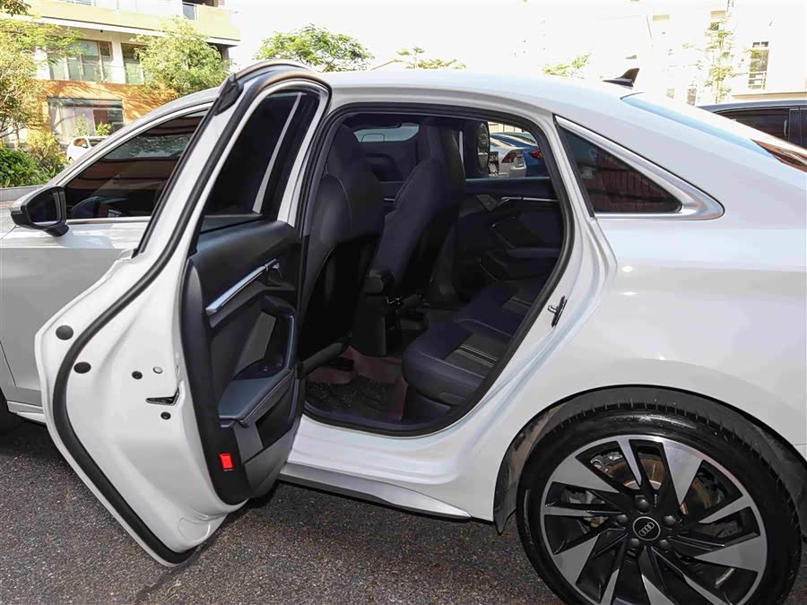 Audi A3 2024 A3L Limousine 35 TFSI Fashion Sport - zdjęcie 6