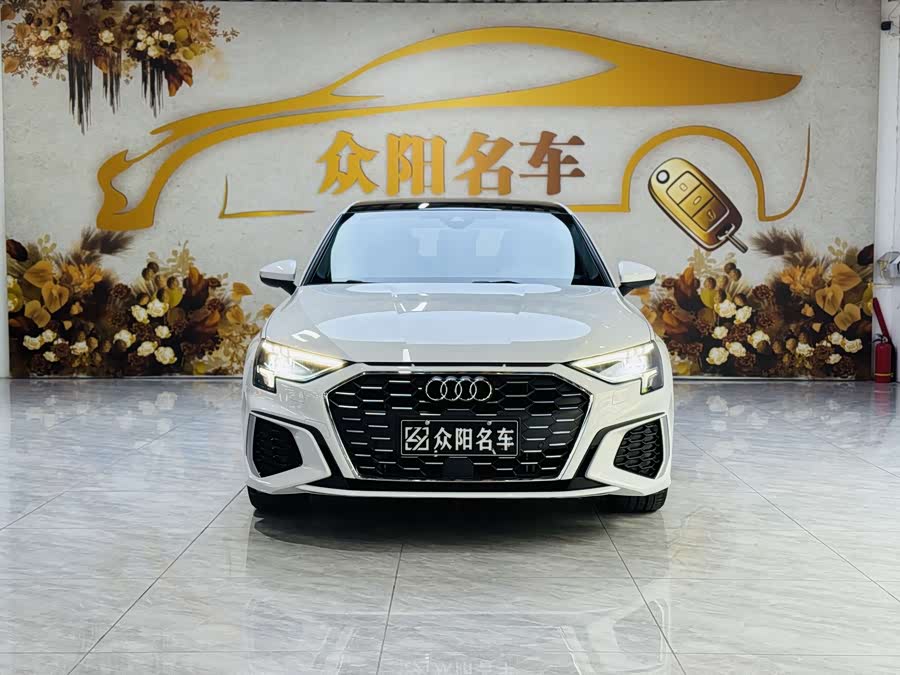 Audi A3 2024 A3L Limousine 35 TFSI RS Package Sport - zdjęcie 2