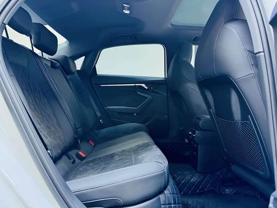 Audi A3 2024 A3L Limousine 35 TFSI RS Package Sport - zdjęcie 14