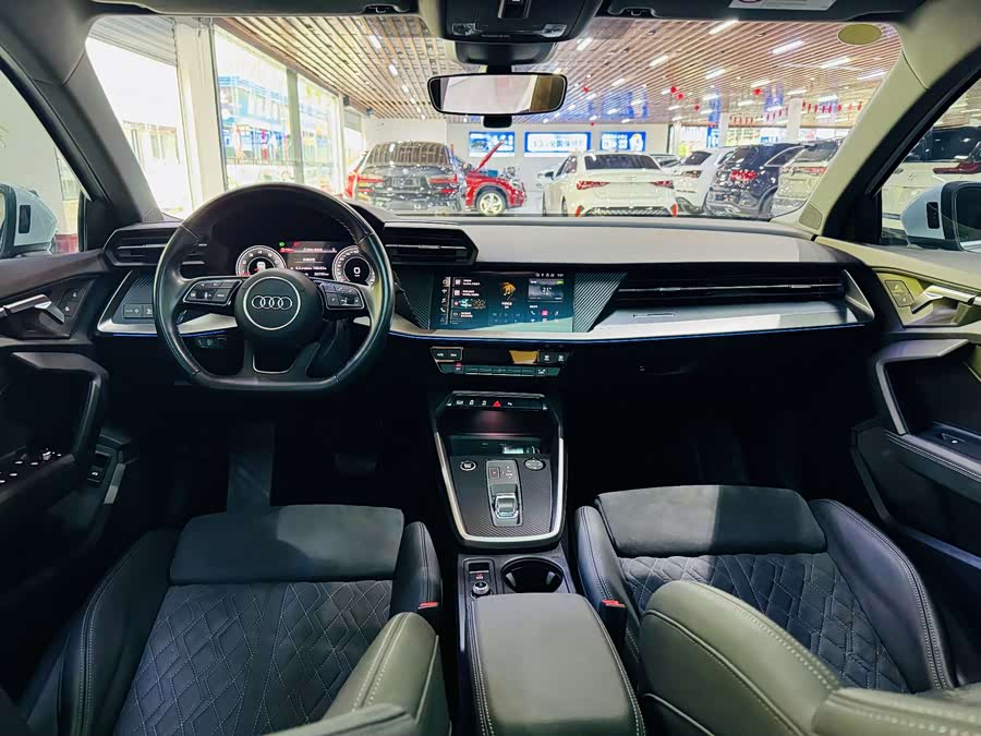 Audi A3 2024 A3L Limousine 35 TFSI RS Package Sport - zdjęcie 15