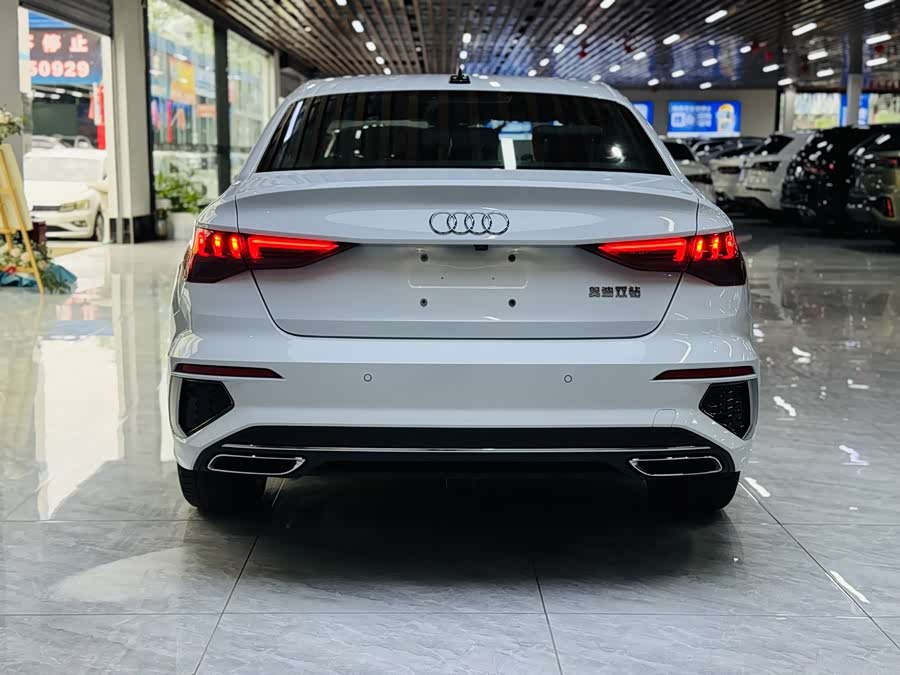 Audi A3 2024 A3L Limousine 35 TFSI RS Package Sport - zdjęcie 19
