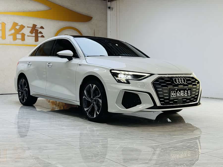 Audi A3 2024 A3L Limousine 35 TFSI RS Package Sport - zdjęcie 3