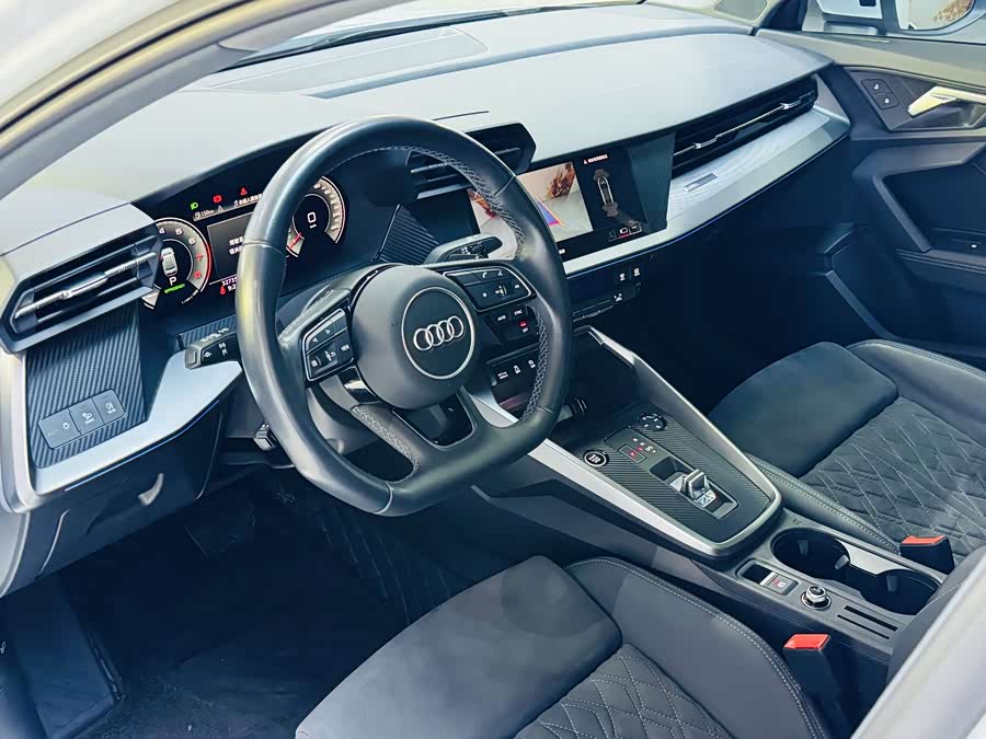 Audi A3 2024 A3L Limousine 35 TFSI RS Package Sport - zdjęcie 10