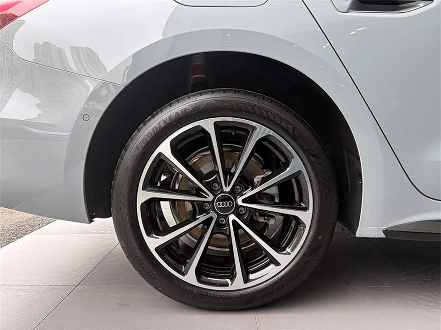 Audi A5L 2026 2.0T Sport Plus - zdjęcie 14