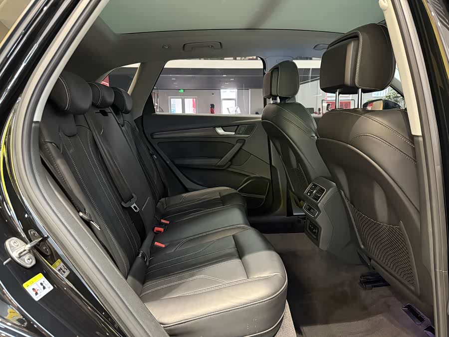 Audi Q5L 2024 45 TFSI Luxury Sport - zdjęcie 9