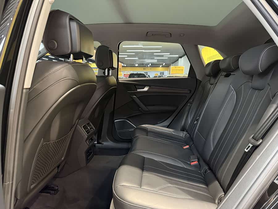 Audi Q5L 2024 45 TFSI Luxury Sport - zdjęcie 10