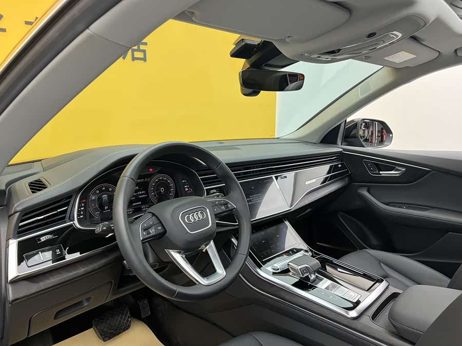 Audi Q8 2023 55 TFSI Luxury Sport - zdjęcie 5