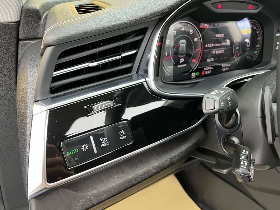 Audi Q8 2023 55 TFSI Luxury Sport - zdjęcie 7