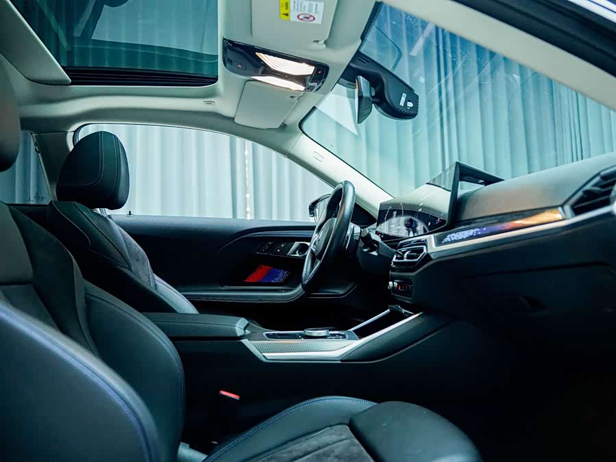 BMW 2 Series (Imported) 2023 225i M Sport Night Package - zdjęcie 11