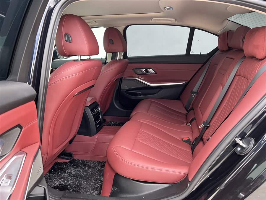 BMW 3 Series 2024 325Li M Sport Night Package - zdjęcie 7