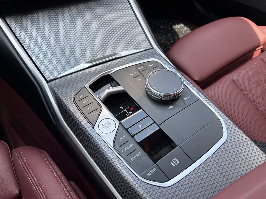 BMW 3 Series 2024 325Li M Sport Night Package - zdjęcie 10