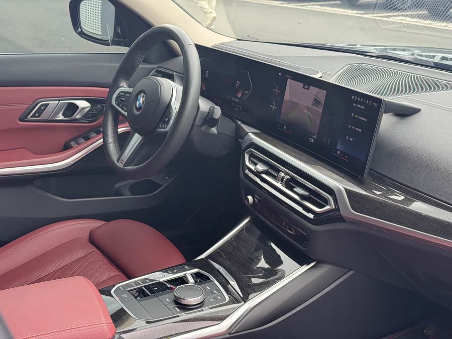 BMW 3 Series 2024 325Li M Sport - zdjęcie 11
