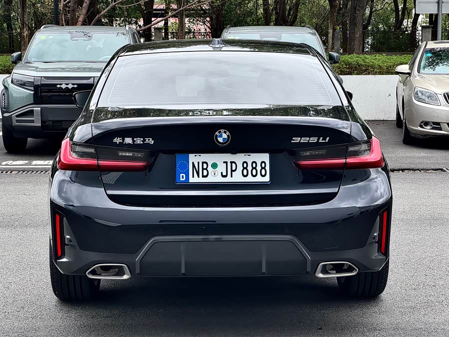 BMW 3 Series 2024 325Li M Sport - zdjęcie 16