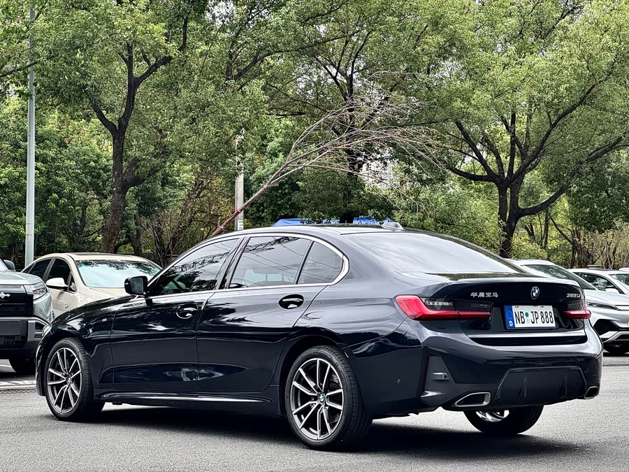 BMW 3 Series 2024 325Li M Sport - zdjęcie 18