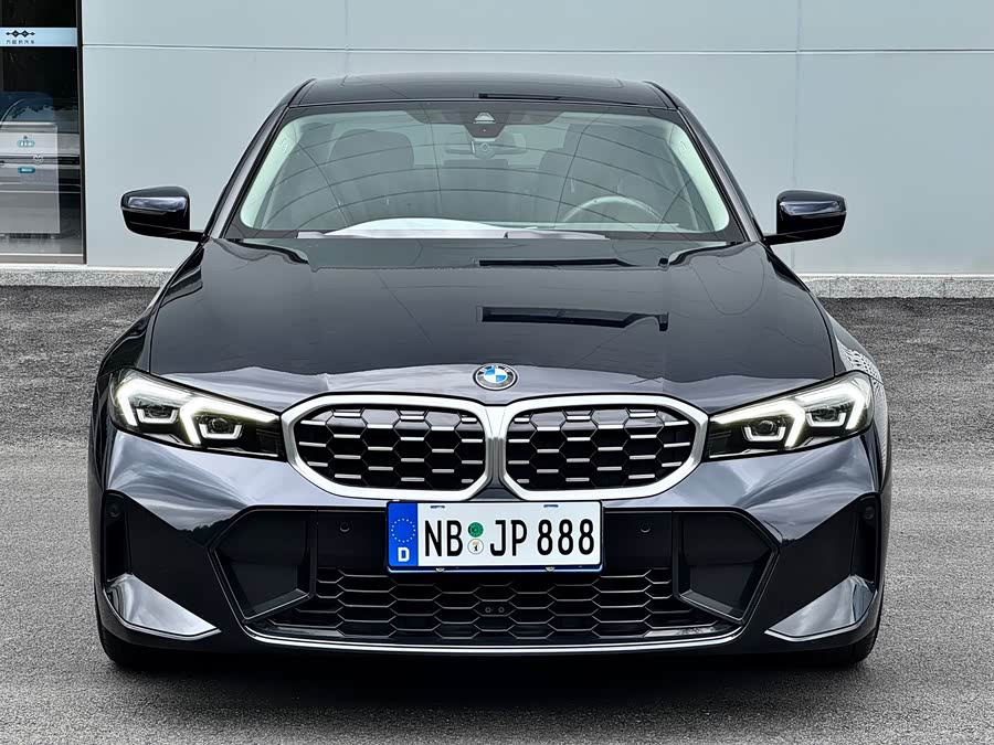 BMW 3 Series 2024 325Li M Sport - zdjęcie 4