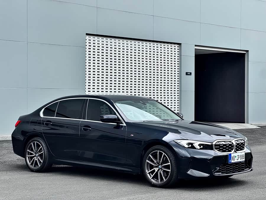BMW 3 Series 2024 325Li M Sport - zdjęcie 5