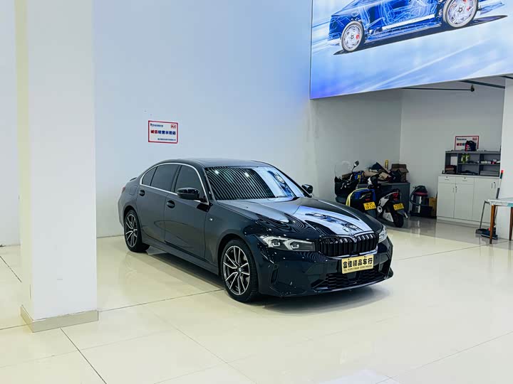 BMW 3 Series 2025 325Li M Sport Package - zdjęcie 16