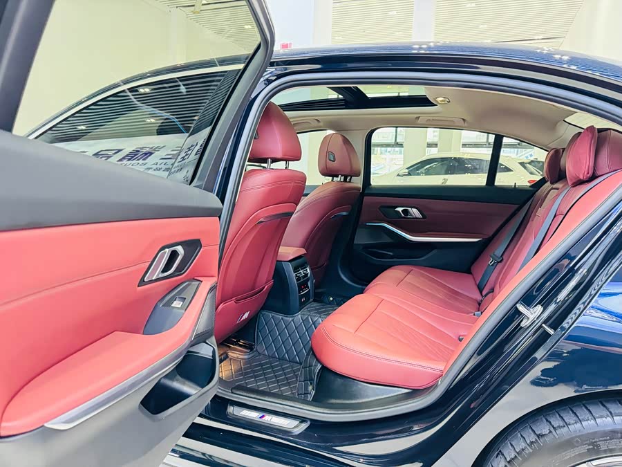 BMW 3 Series 2025 325Li M Sport Package - zdjęcie 7