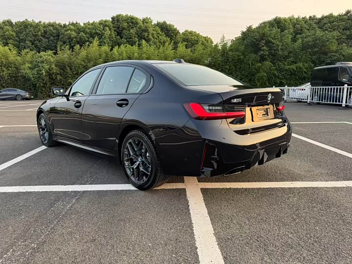 BMW 3 Series 2026 330Li M Sport Night Package - zdjęcie 16