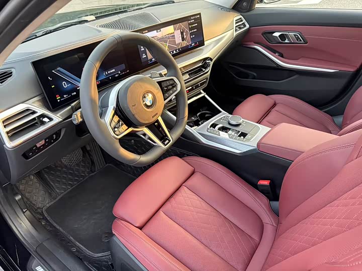 BMW 3 Series 2026 330Li M Sport Night Package - zdjęcie 17