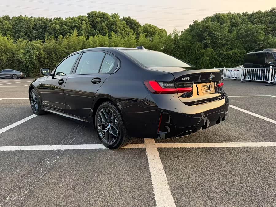 BMW 3 Series 2026 330Li M Sport Night Package - zdjęcie 7