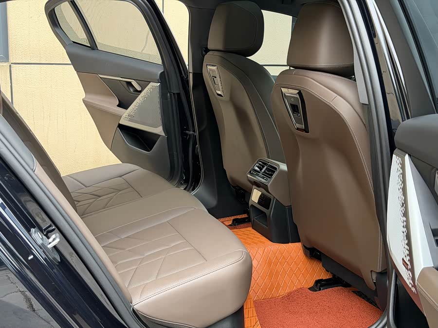BMW 5 Series 2024 530Li Luxury M Sport Package - zdjęcie 11