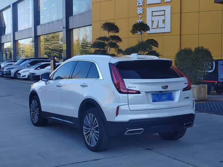Cadillac XT4 2024 28T 2WD Premium - zdjęcie 17