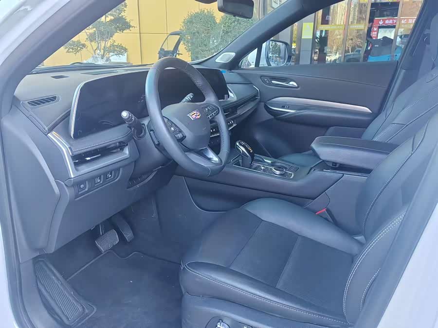 Cadillac XT4 2024 28T 2WD Premium - zdjęcie 4