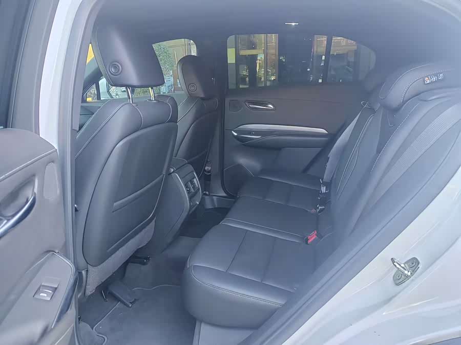 Cadillac XT4 2024 28T 2WD Premium - zdjęcie 6