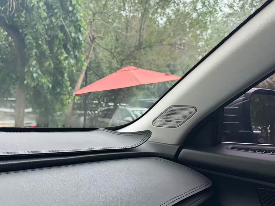 Changan UNI-K 2023 2.0T Two-Wheel Drive Elegant Type - zdjęcie 11