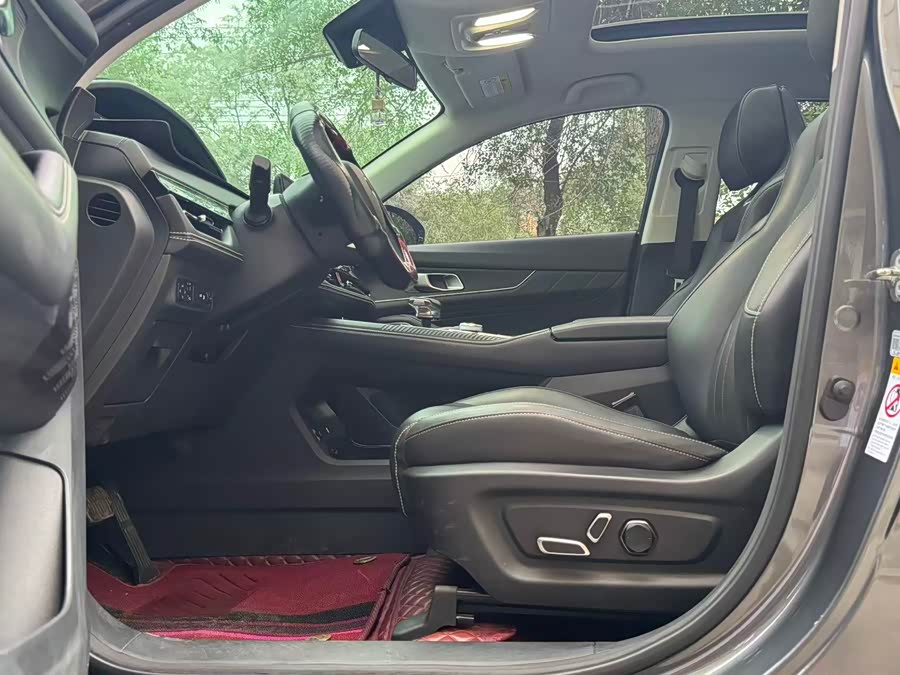 Changan UNI-K 2023 2.0T Two-Wheel Drive Elegant Type - zdjęcie 4
