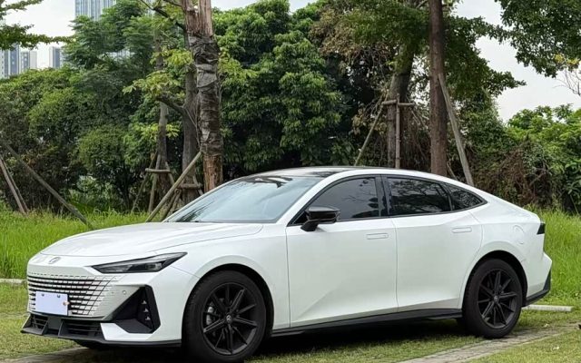Changan UNI-V 2022 1.5T Premium