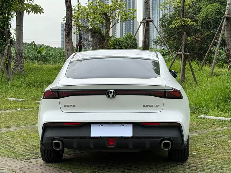Changan UNI-V 2022 1.5T Premium - zdjęcie 12