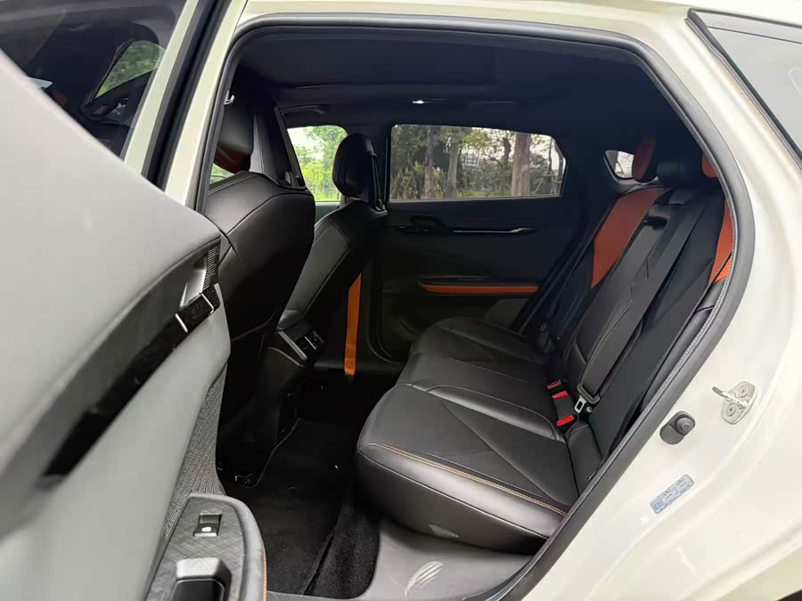Changan UNI-V 2022 1.5T Premium - zdjęcie 5